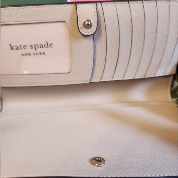 Kate spade wristlet - Picture 4 of 5